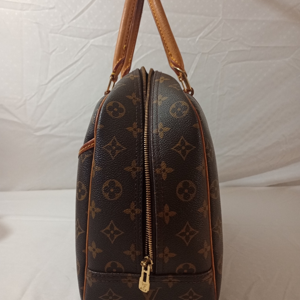 Louis Vuitton Deauville Monogram Bag - Picture 3 of 16